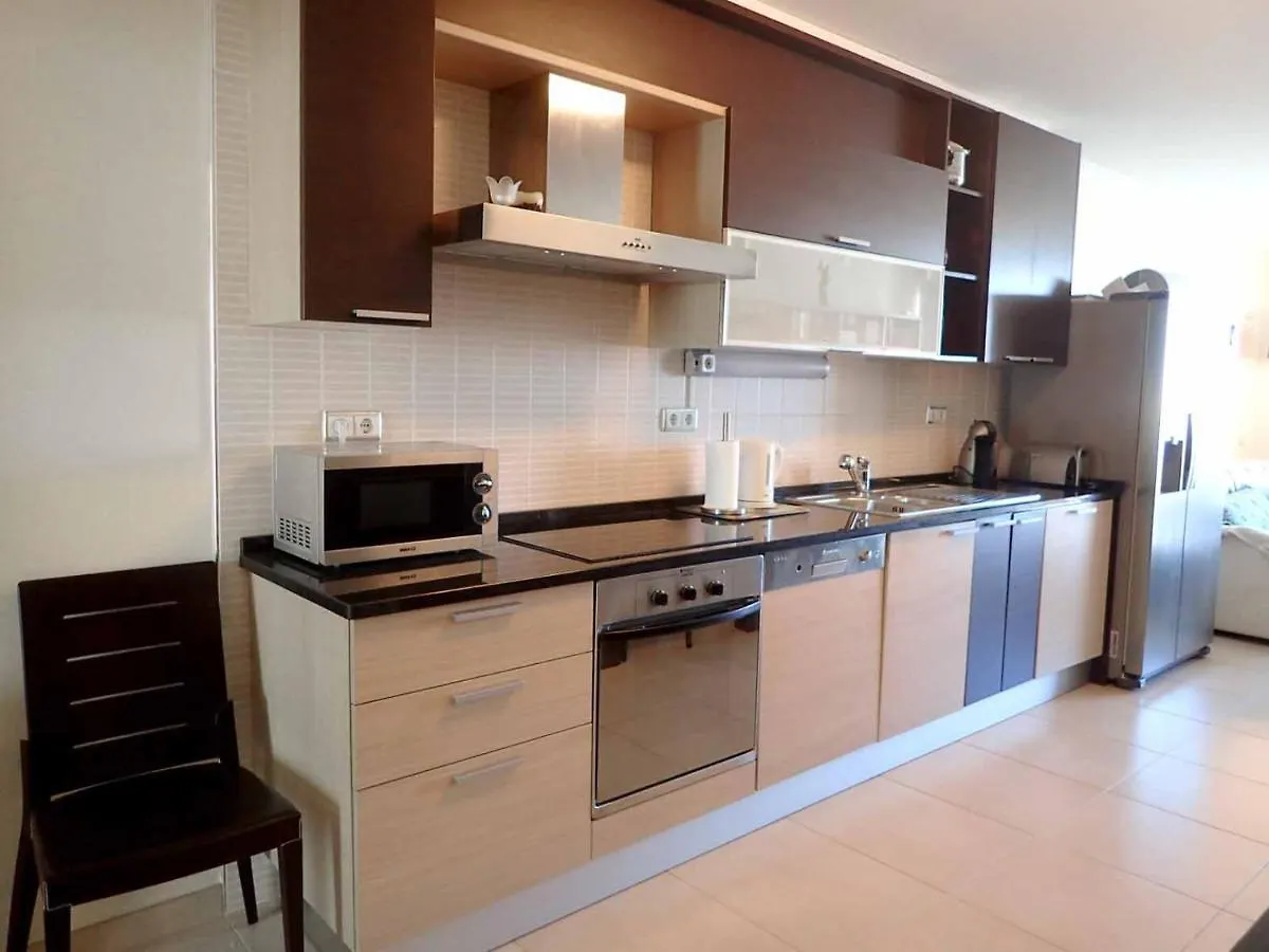 Apartment Miramar, 20 Meters From The Beach, Sea View & Pool Αλμπουφέιρα